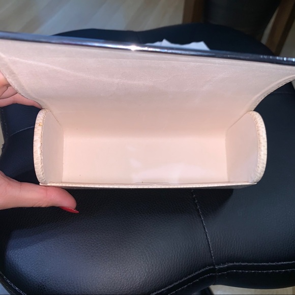 JimmyChoo Ivory Snakeskin Hardshell SunglassesCase - Picture 6 of 8